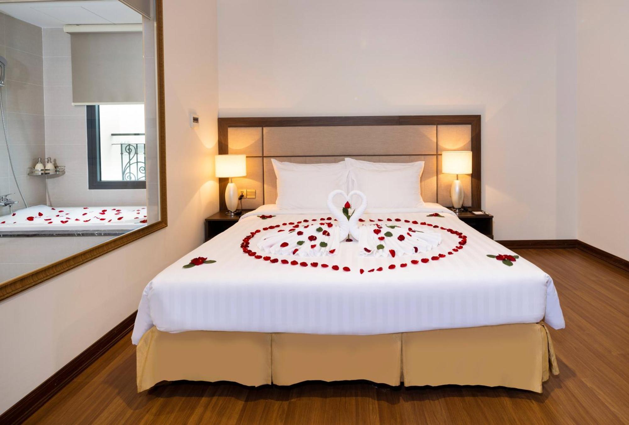 Daphovina Hotel Нячанг Экстерьер фото