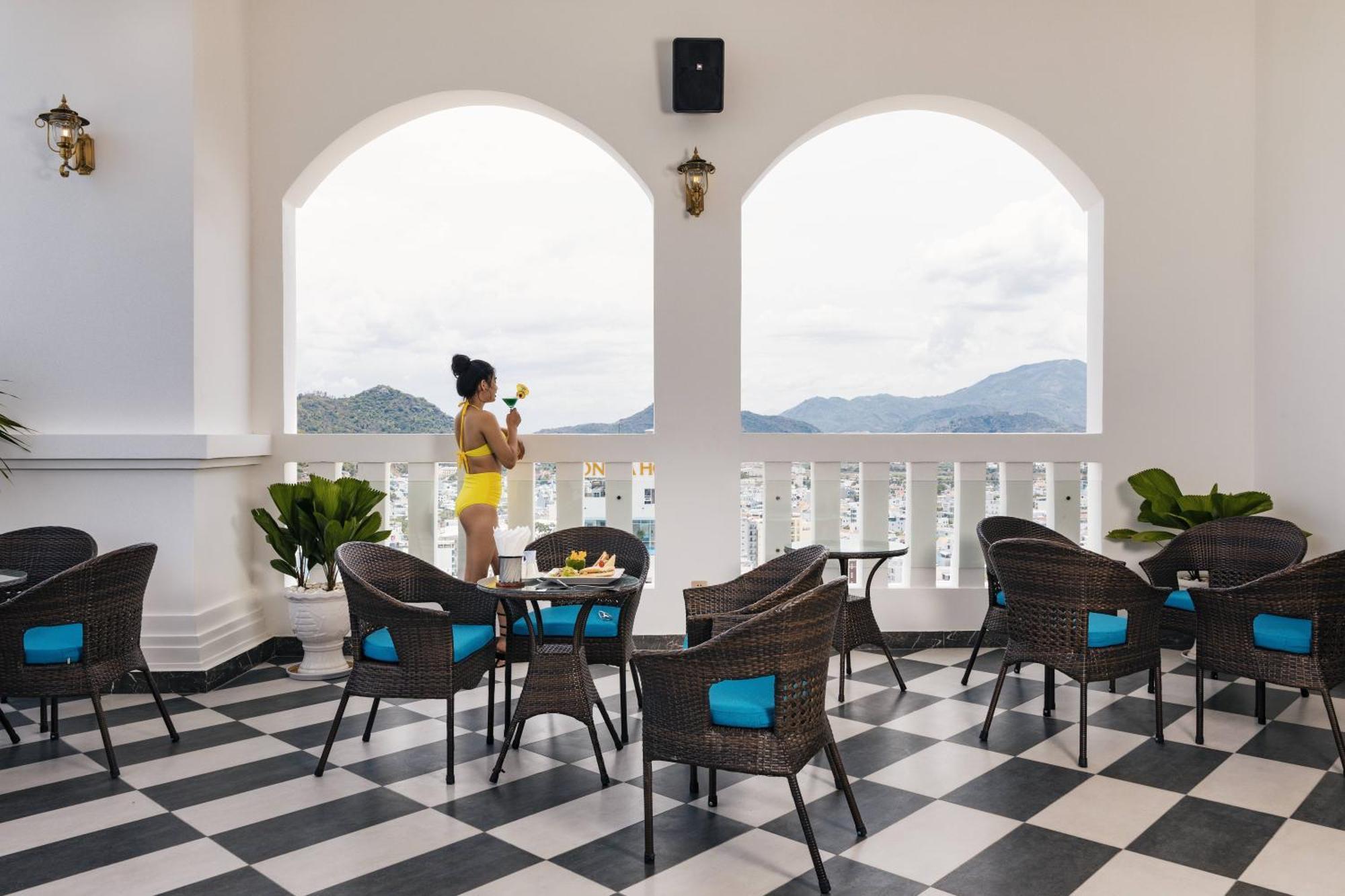 Daphovina Hotel Нячанг Экстерьер фото