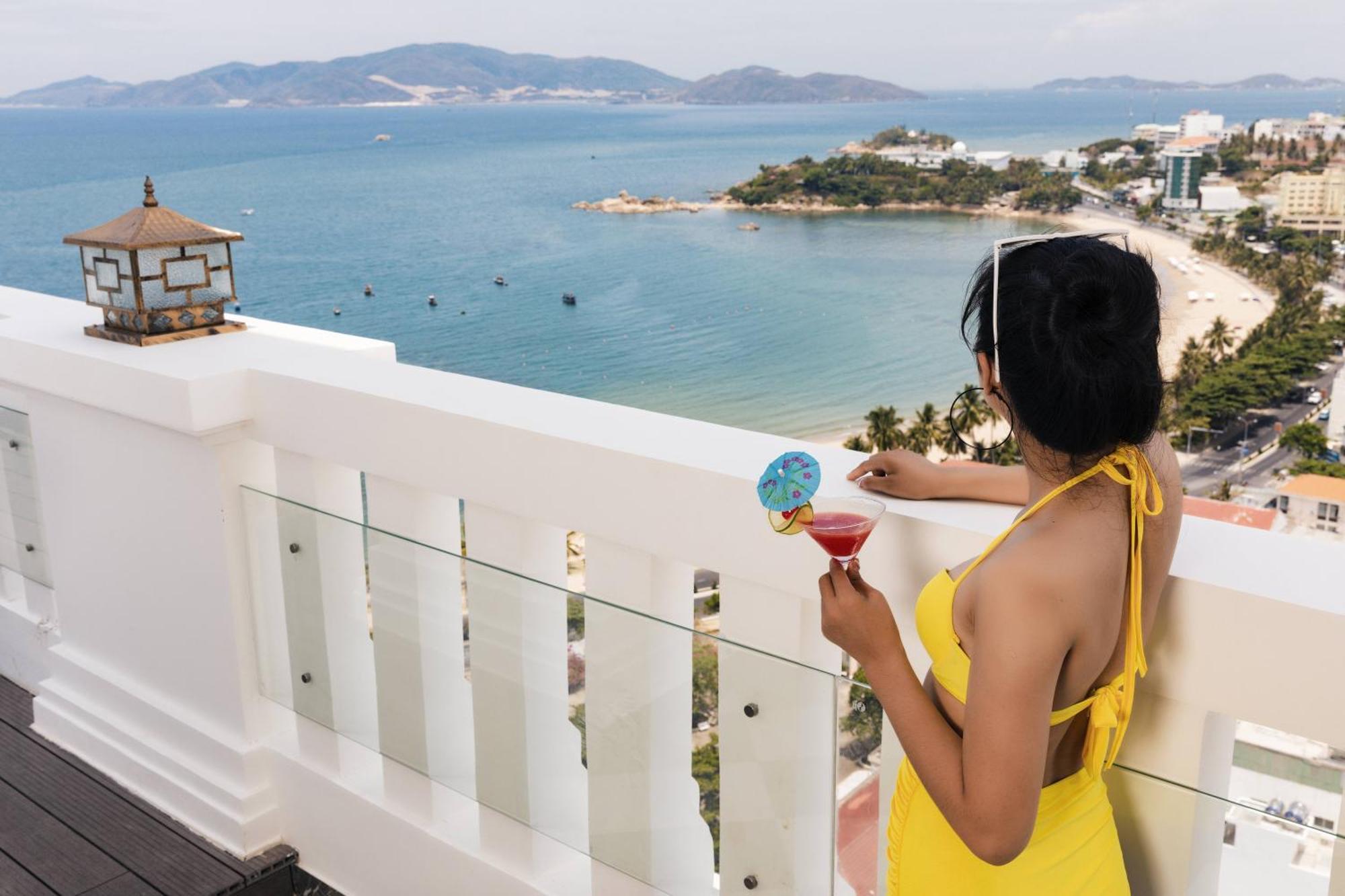 Daphovina Hotel Нячанг Экстерьер фото