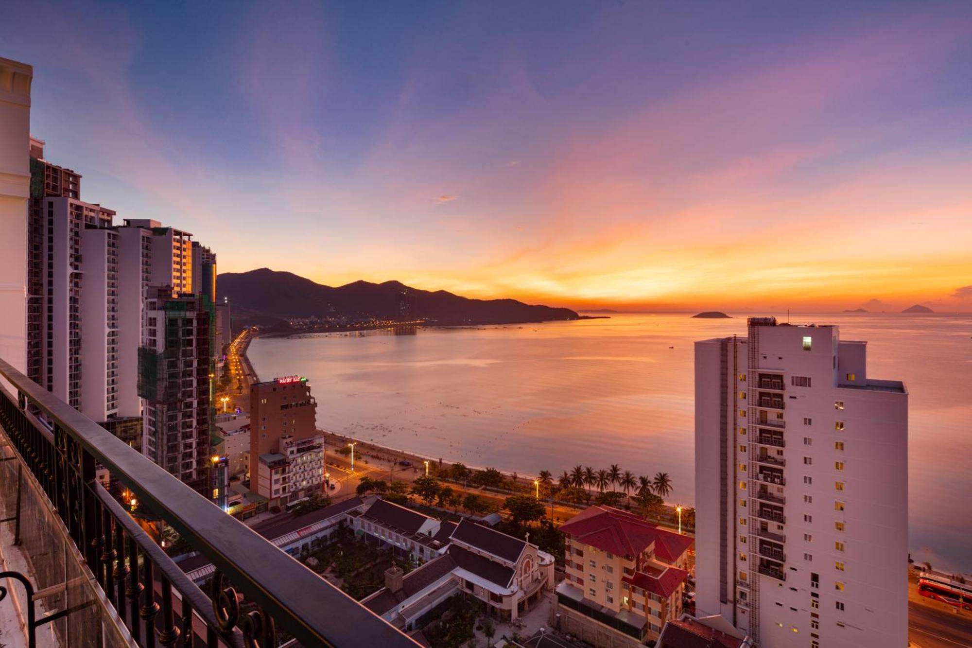 Daphovina Hotel Нячанг Экстерьер фото